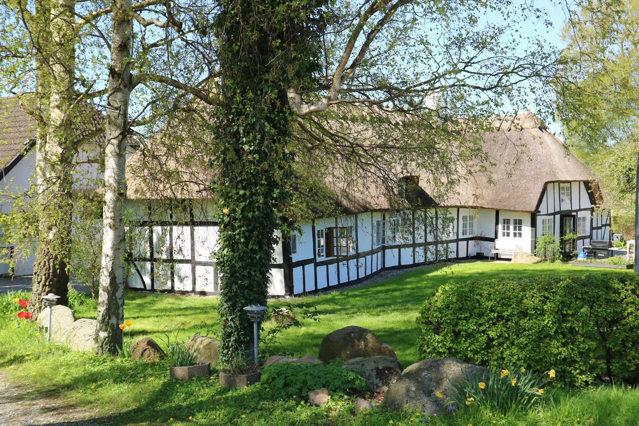 Birkelygaard Bed & Breakfast Hårby Buitenkant foto